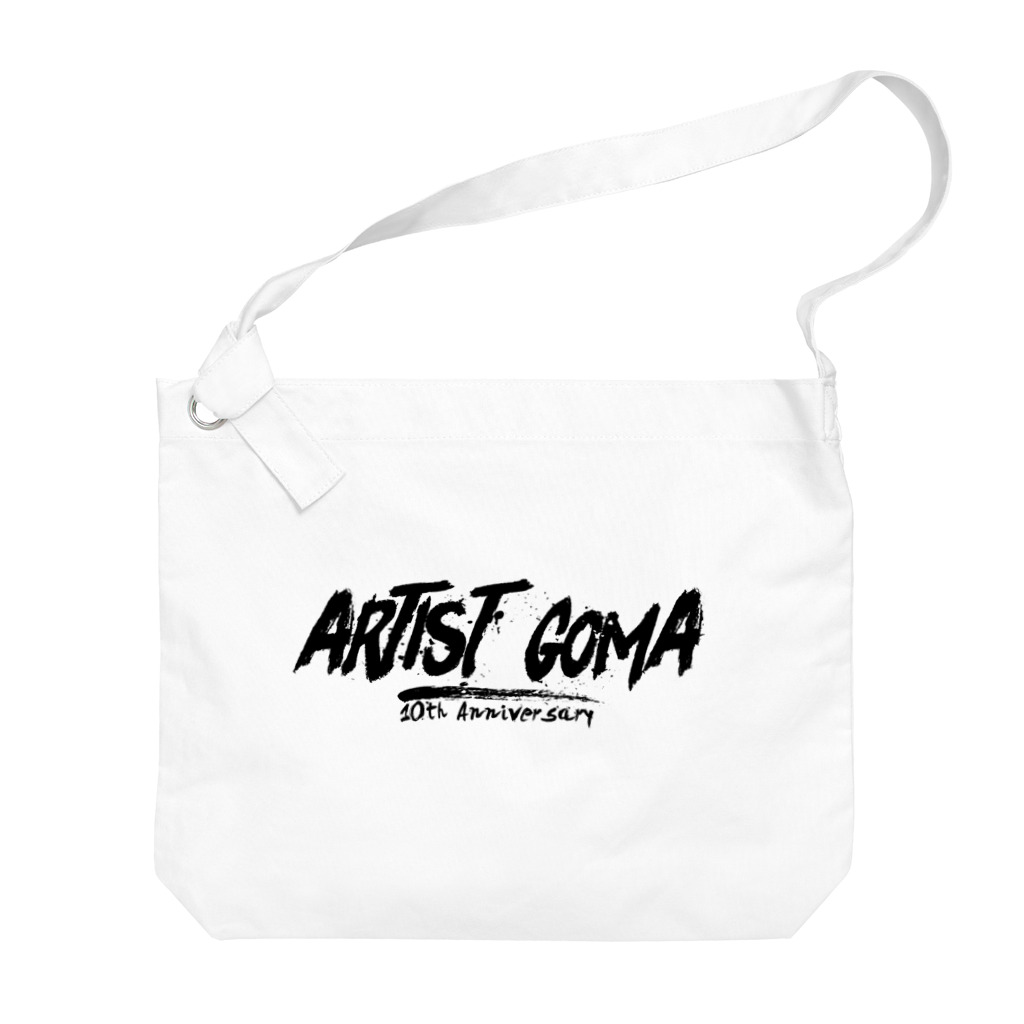 GOMA【公式】のGOMA１０周年ロゴグッズ ビッグショルダーバッグ