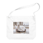 WHITE CAT LAND :Dのエモおすわり猫 Big Shoulder Bag