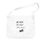 NIKORASU GOのユーモアデザイン「羊がひつじが一匹」 Big Shoulder Bag