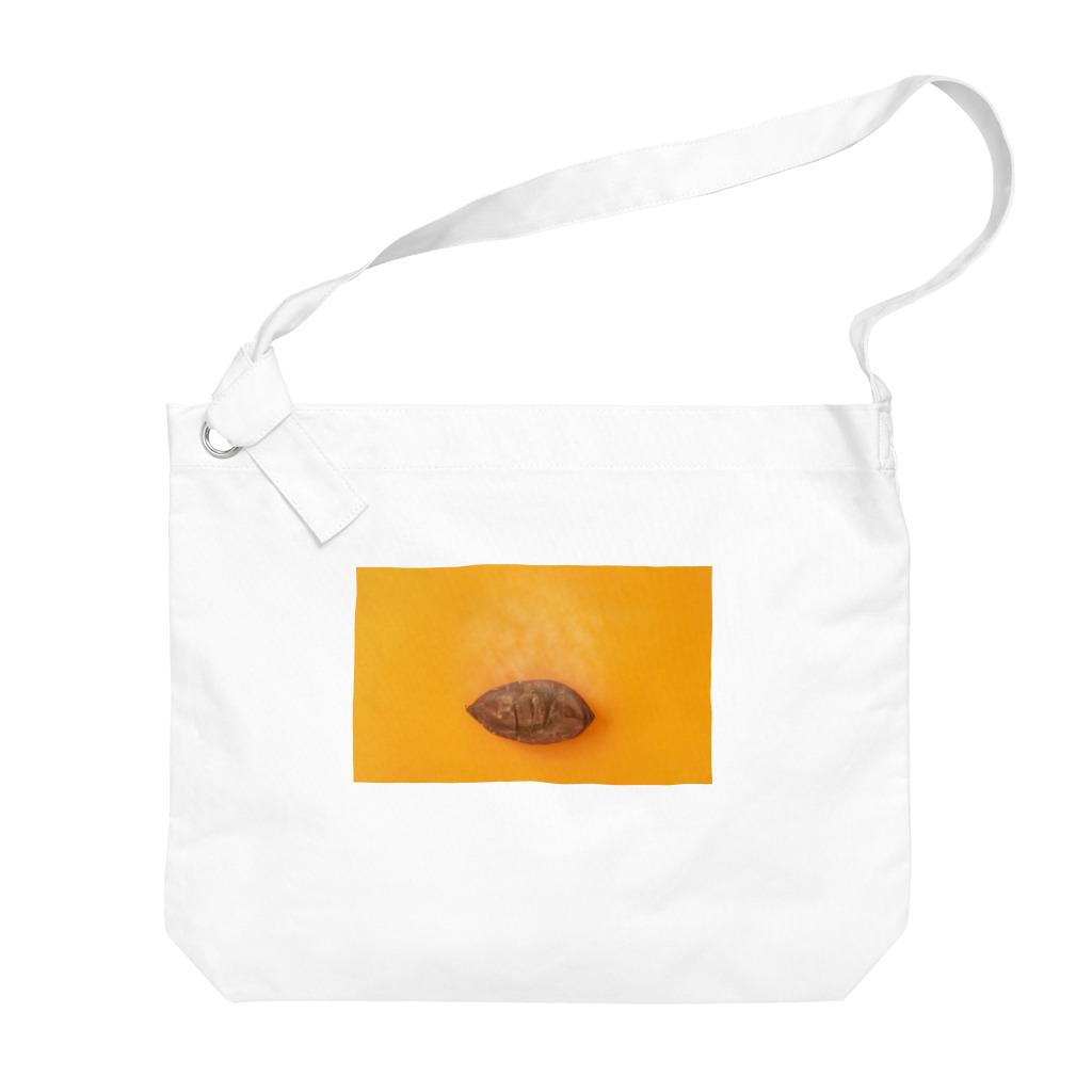 kana design productsの湯気の立つ焼き芋 Big Shoulder Bag