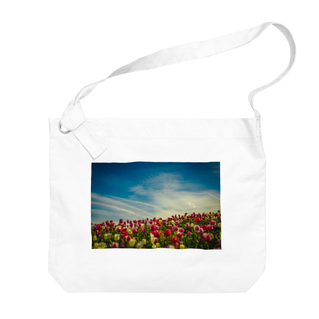 magfileのTULIP WORLD Big Shoulder Bag