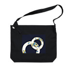 PALA's SHOP　cool、シュール、古風、和風、の和と輪　(紺色) Big Shoulder Bag