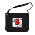 Kaedeのstrawberry Big Shoulder Bag