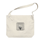 rilybiiのgrayish color × white × charcoal ×  tulip bouquet Big Shoulder Bag