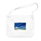 SAKURA スタイルの白い砂浜とビーチ ビッグショルダーバッグ