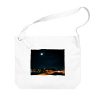 ため息のひらめきのThe moon floating on SHINKO Pier.(gray) Big Shoulder Bag