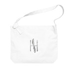 Hisui_LilysのHisuiロゴ入りショルダーバッグ Big Shoulder Bag