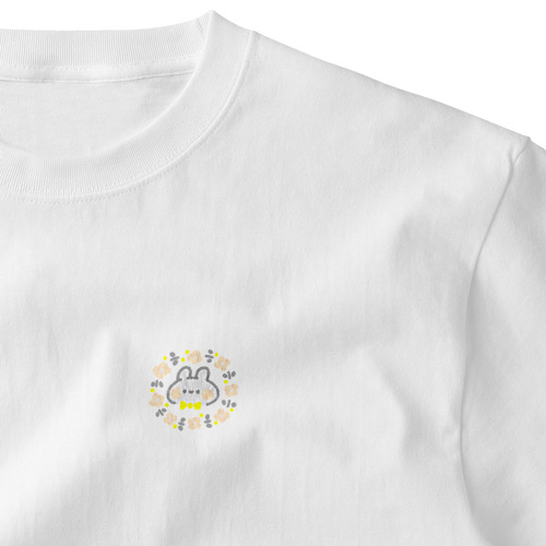 お花のリースとうさぎ Embroidered T-Shirt