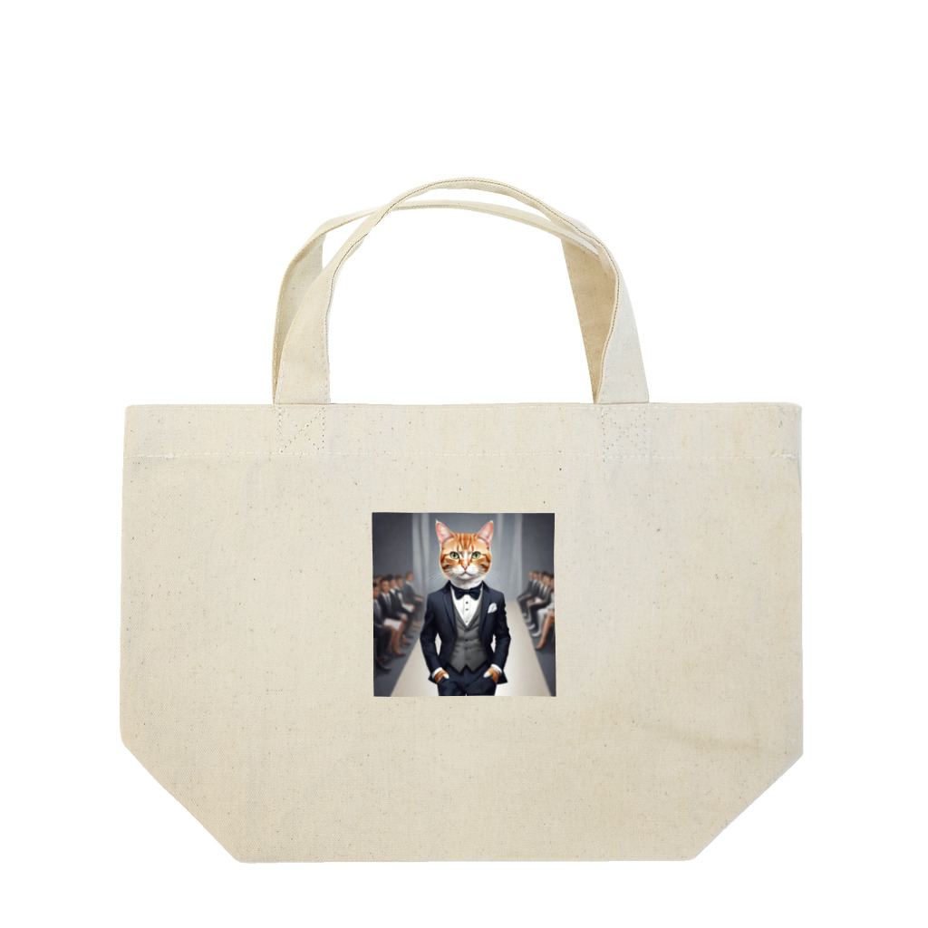Kobayashi Kayoのランウェイを歩くモデル猫 Lunch Tote Bag