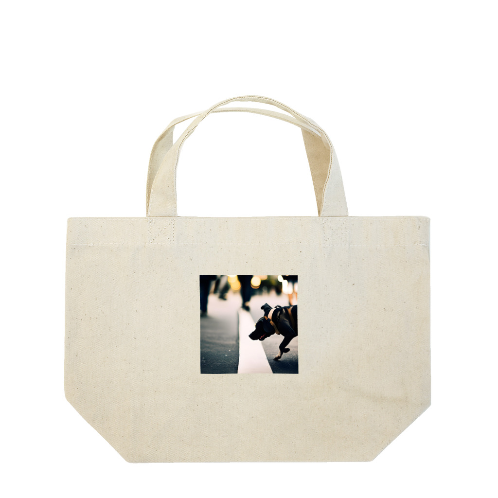 Cloretsの散歩中の犬のグッズ Lunch Tote Bag