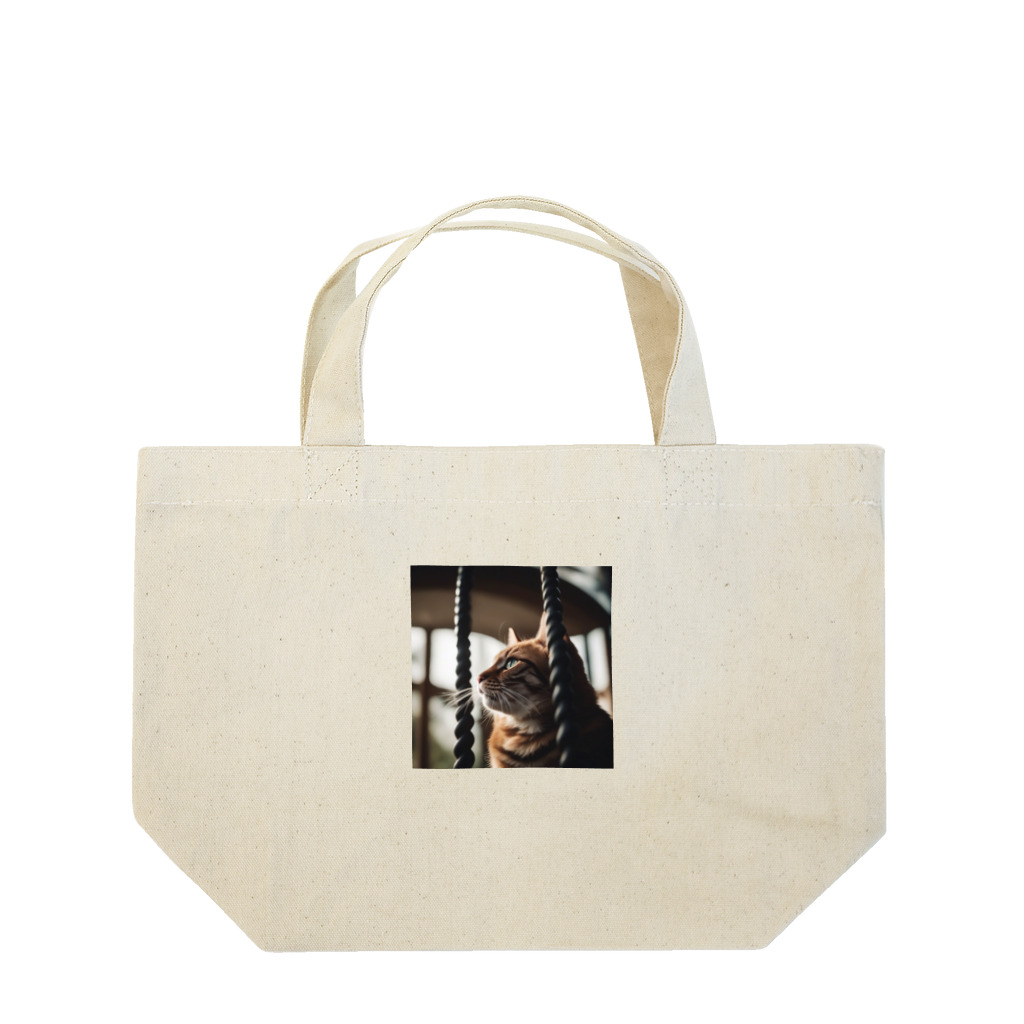 feliceのタワーに登っている猫 Lunch Tote Bag