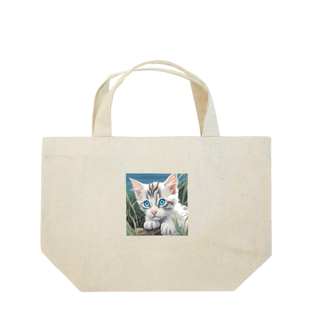 yoiyononakaの草むらの虎縞白猫 Lunch Tote Bag