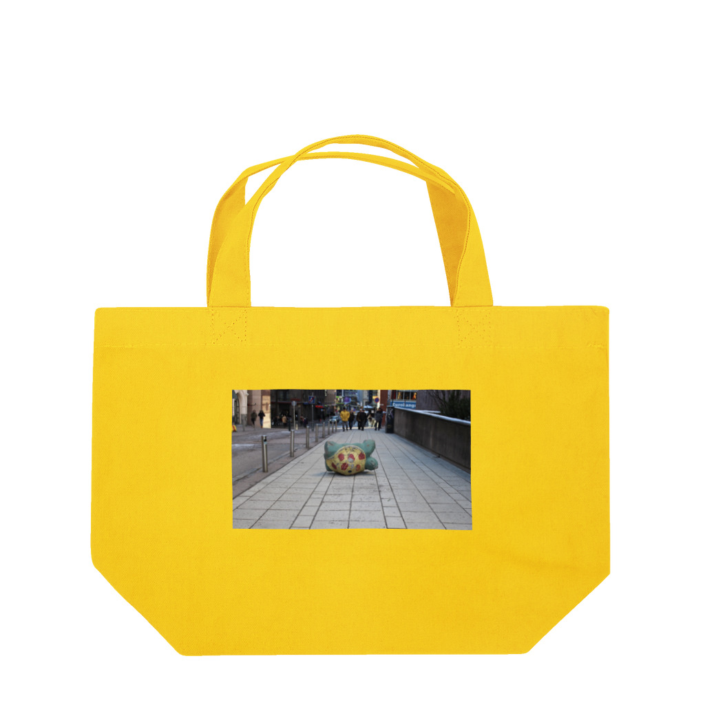 遠のフィンランドの亀 Lunch Tote Bag