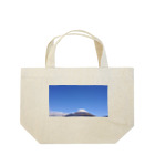 富士山のある景色の富士山と傘雲 ランチトートバッグ