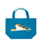 Quatre Illustrationのネコがのってみた♬ 01-S.回転寿司 Lunch Tote Bag