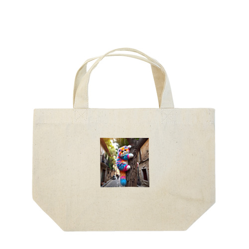 絶対落ちないのニャ😺 Lunch Tote Bag