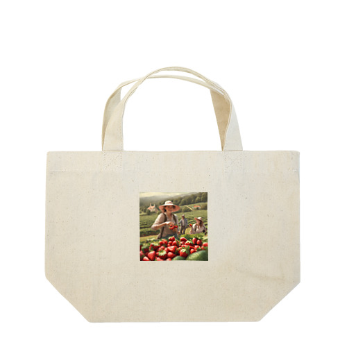 イチゴ狩りを楽しんでる観光客 Lunch Tote Bag