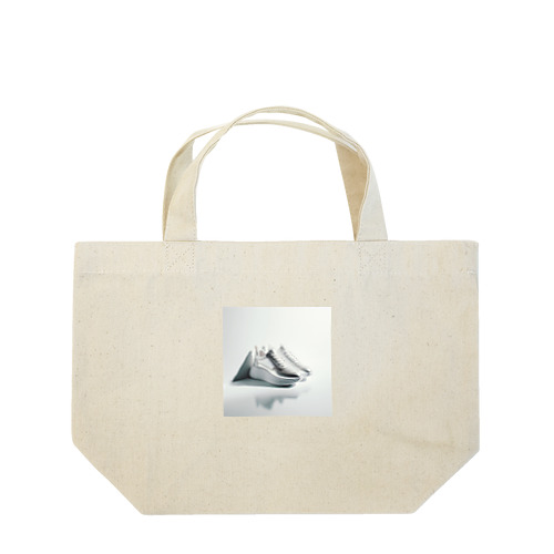 清潔感あふれる白いスニーカー Lunch Tote Bag