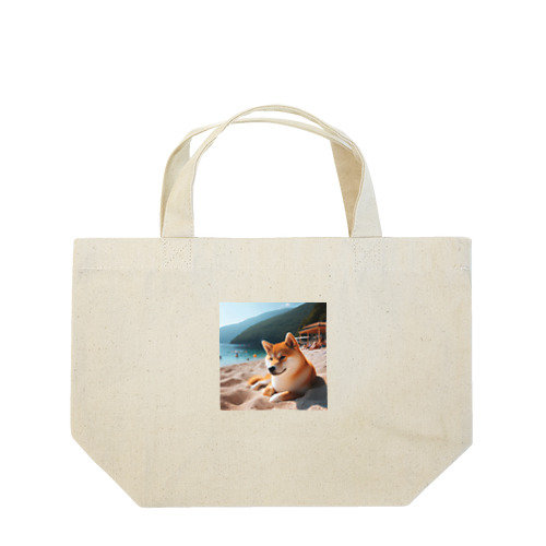 海でまったりしている柴犬さん Lunch Tote Bag