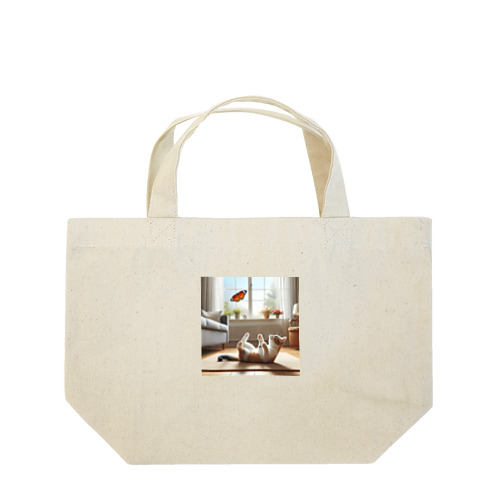 猫もびっくりー Lunch Tote Bag