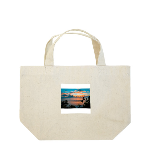 海と夕陽のコントラスト Lunch Tote Bag