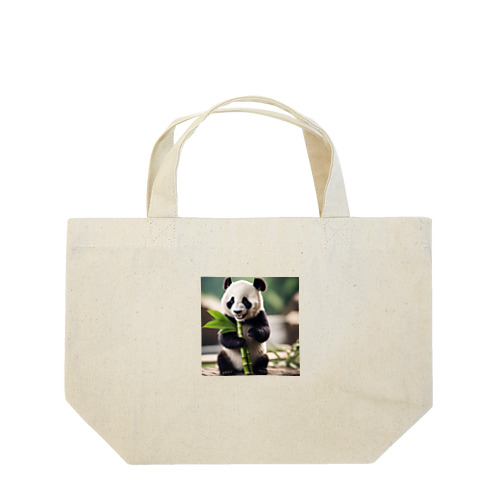 新鮮な竹を見つけて喜ぶパンダの喜び ランチトートバッグ