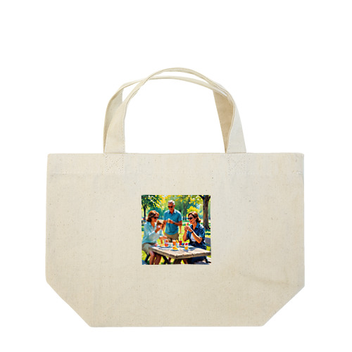 アイスクリームを楽しむ家族 Lunch Tote Bag