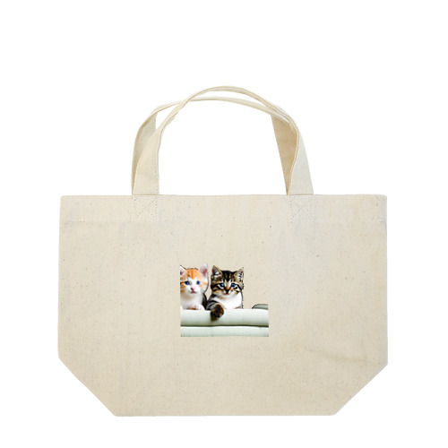 子猫の微笑み、心のオアシス Lunch Tote Bag