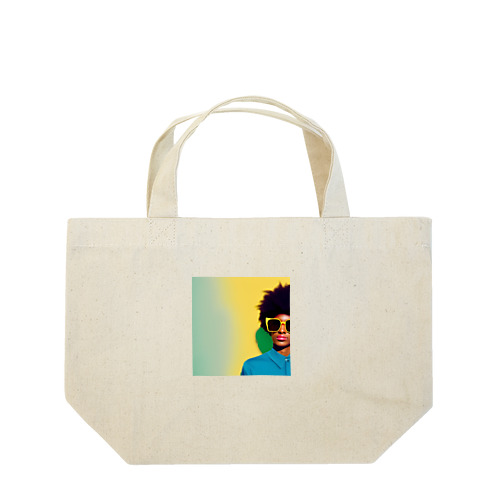 サングラスした女性です。 Lunch Tote Bag