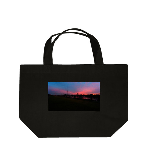 青い空と　夕焼けと　暗闇 Lunch Tote Bag