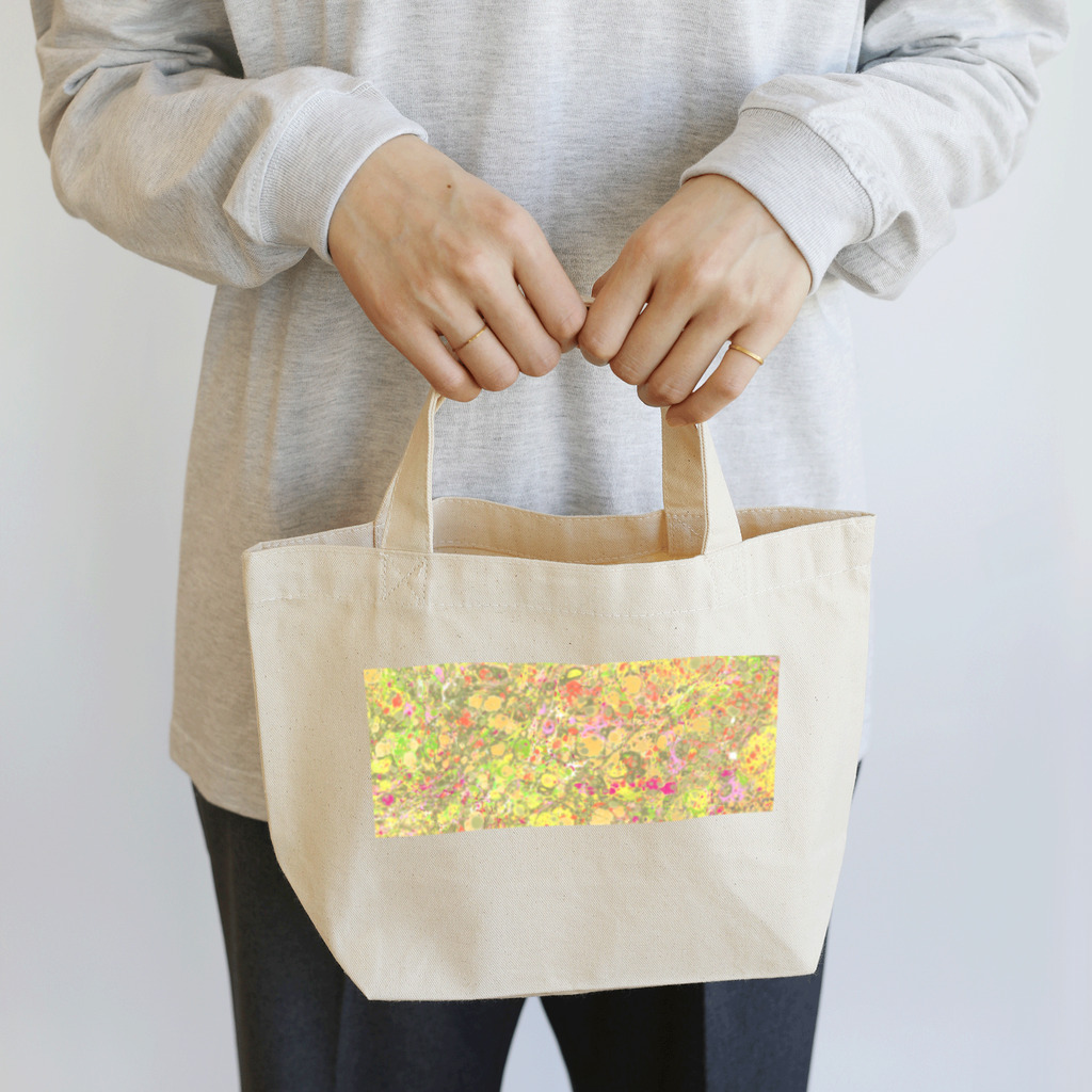 Laquamarmoの草花の絨毯の、優しい色合い Lunch Tote Bag