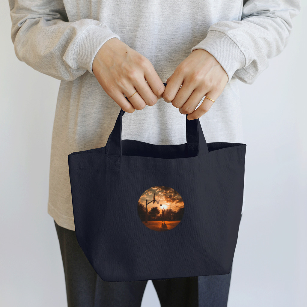 MistyStarkのバスケットボール Lunch Tote Bag