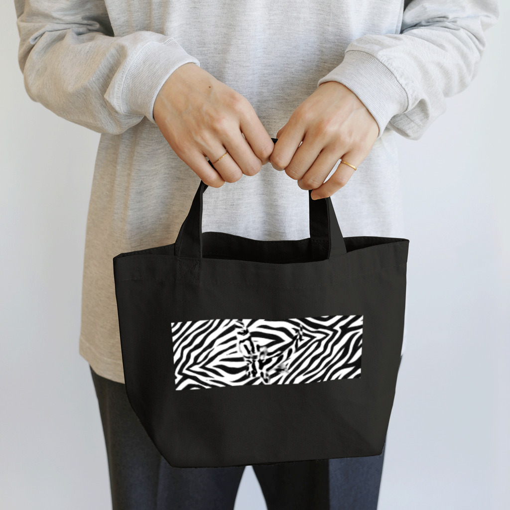 Kumiのしろくろくろしろ4 Lunch Tote Bag