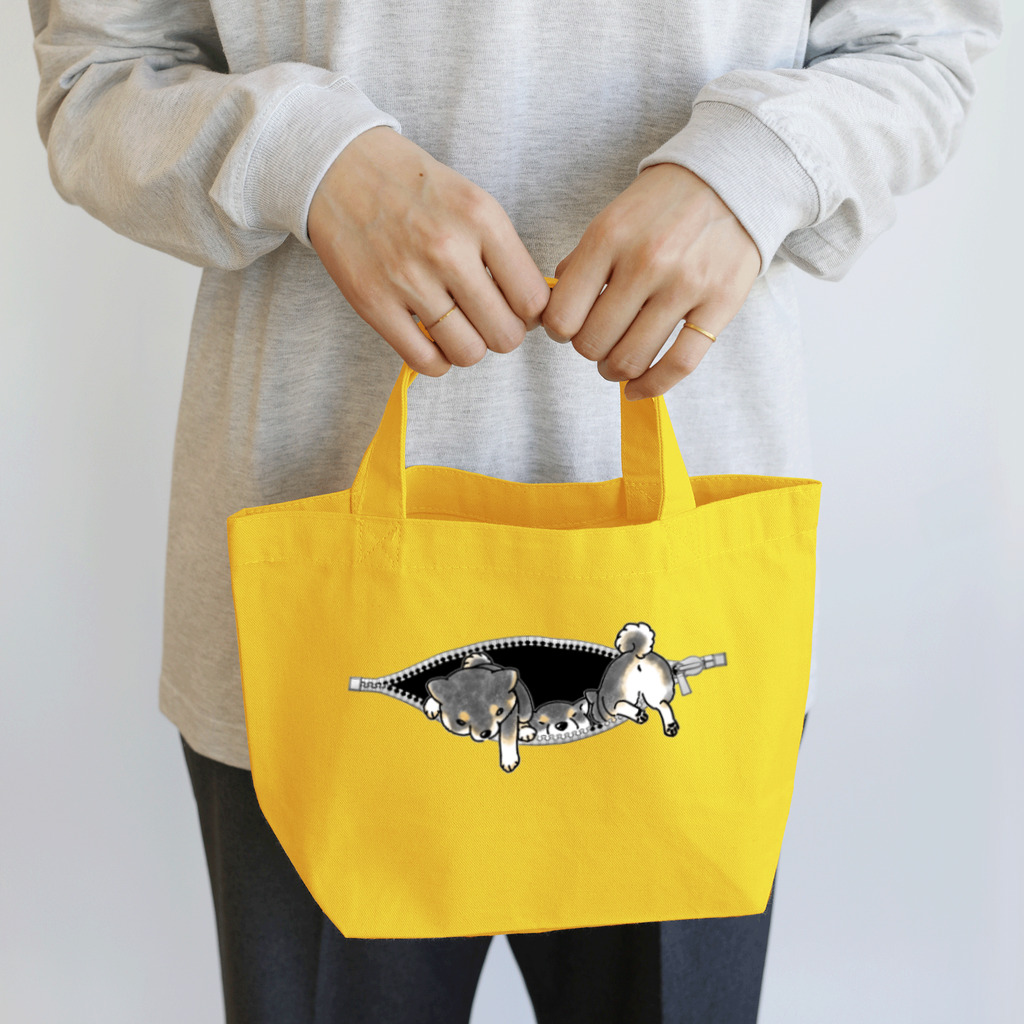 真希ナルセ（マキナル）のジッパーからあふれる柴犬（黑柴） Lunch Tote Bag