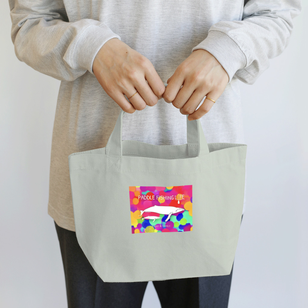 オカッパリに見切りをつけた男と愛犬ポコさんのパドルフィッシングライフ　リラックス Lunch Tote Bag