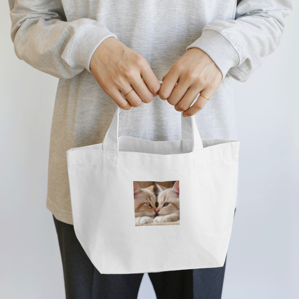 癒しの部屋🐾໒꒱のCutie cat❤︎ Lunch Tote Bag