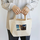 ADOのこちらを見つめる猫 Lunch Tote Bag