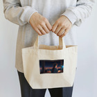 ADOのパソコン作業の女性 Lunch Tote Bag