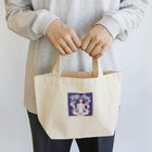 ヨガシャンティのヨガシャンティロゴ入り呼吸法する女性 Lunch Tote Bag