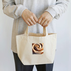 千裕アトリエ（いつもありがとう）のシナモンロール（Cinnamon Roll） Lunch Tote Bag