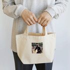 7716のビーチバレーしてるゴリラ Lunch Tote Bag