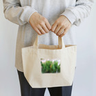 アトリエWindwingのキノコと苔テラリウム Lunch Tote Bag