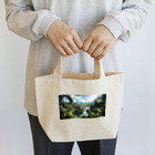 旨味教授といちごもちぷりんの未来都市 渓谷 Lunch Tote Bag