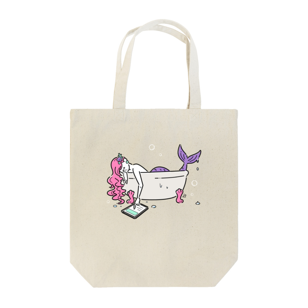 サトウノリコ*の浴室でタブレットを使う人魚【ピンク】 トートバッグ