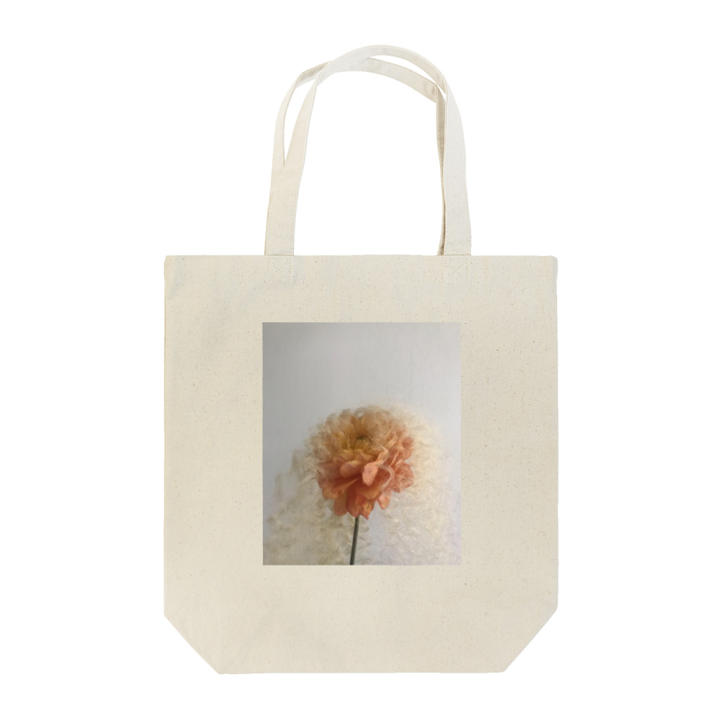クワモト カツヒコのブロンドヘアの花 Tote Bag
