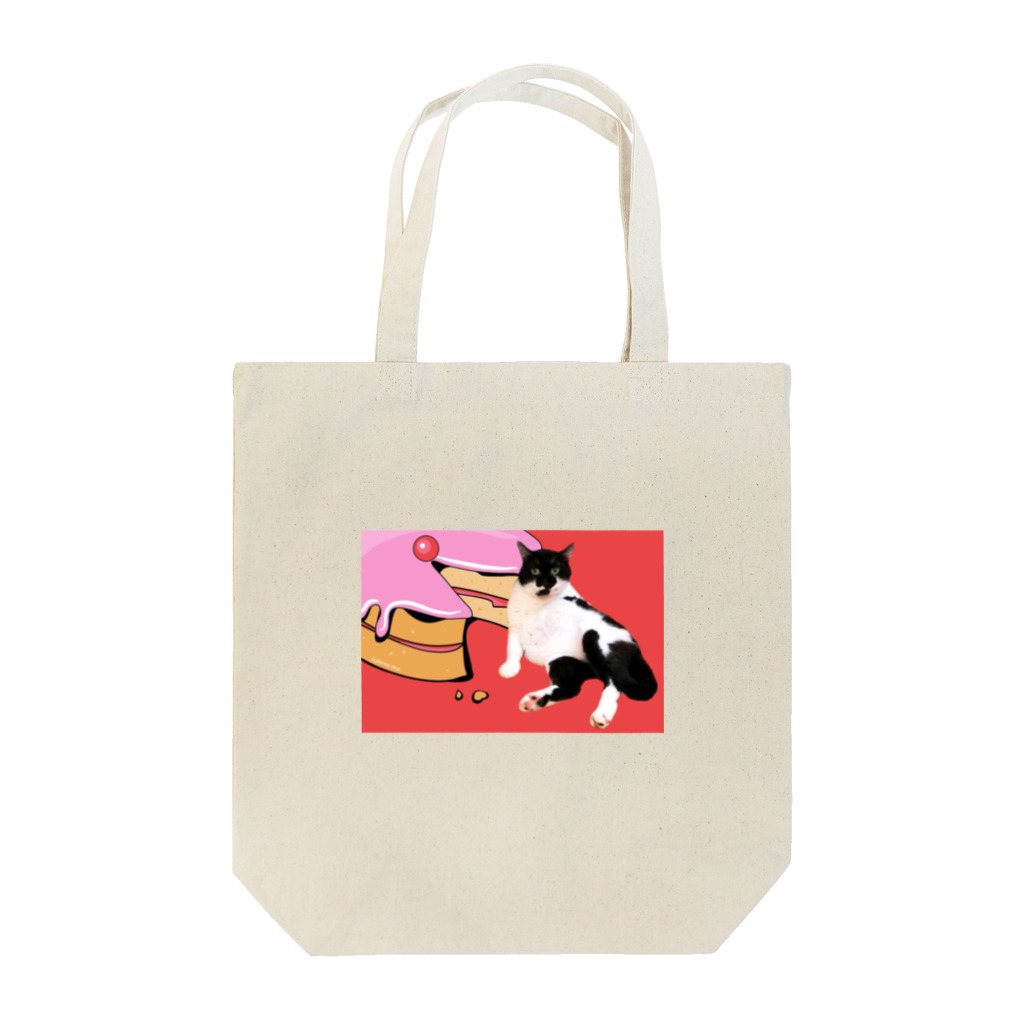 保護猫活動中すみパンさんへの支援ッズ！のNo.16 ケーキに寄りかかるバットにゃん Tote Bag