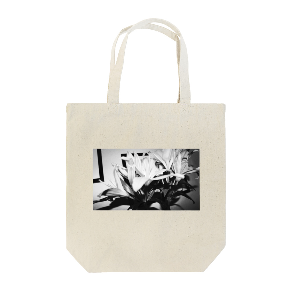 chika_youngestのユリさん Tote Bag