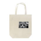 藤(fuji)の詰め寄る猫 Tote Bag