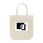 シンプルデザイン：Ｔシャツ・パーカー・スマートフォンケース・トートバッグ・マグカップのシンプルデザインアルファベットQ Tote Bag