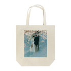世界の絵画アートグッズのハワード・パイル 《春・桜の木の下で》 トートバッグ